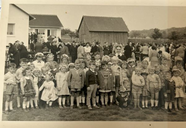 Bild "Info / Termine:1962_Kindergarteneinweihung.jpg"